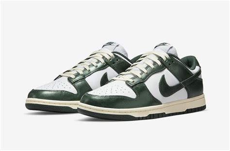 dunk low retro green shock